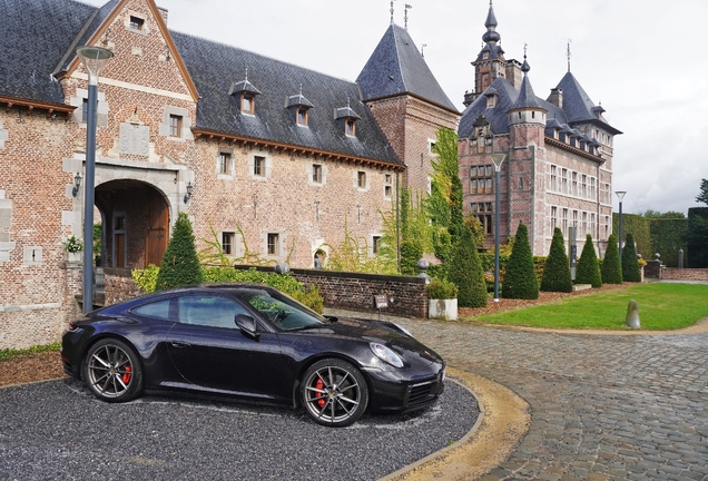 Porsche 992 Carrera 4S