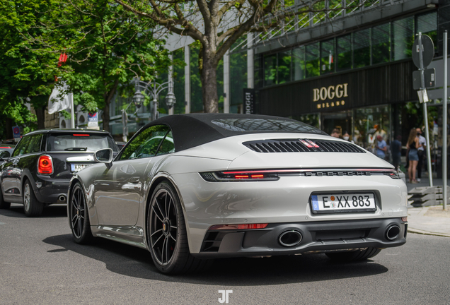 Porsche 992 Carrera 4S Cabriolet