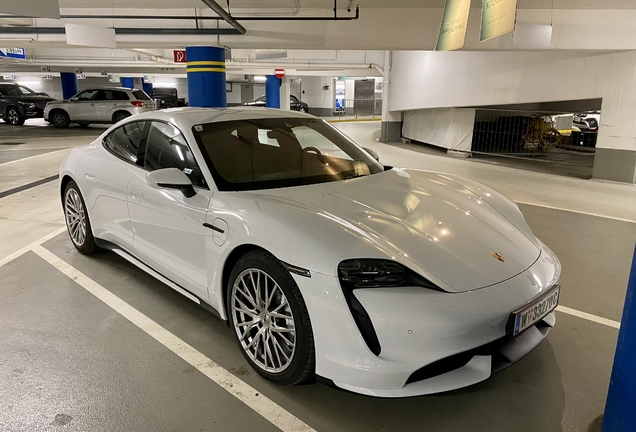 Porsche Taycan Turbo