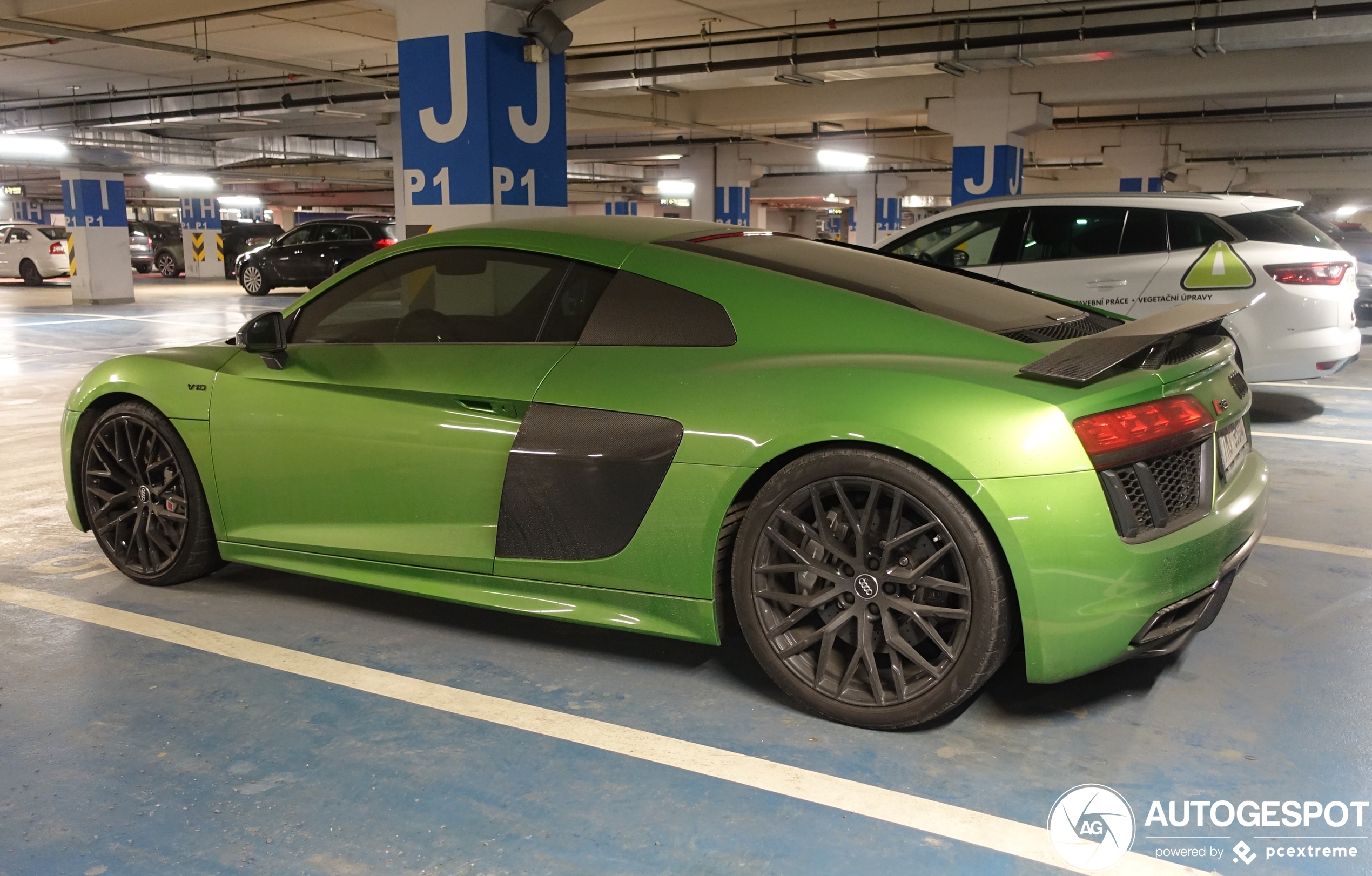 Audi R8 V10 Plus 2015