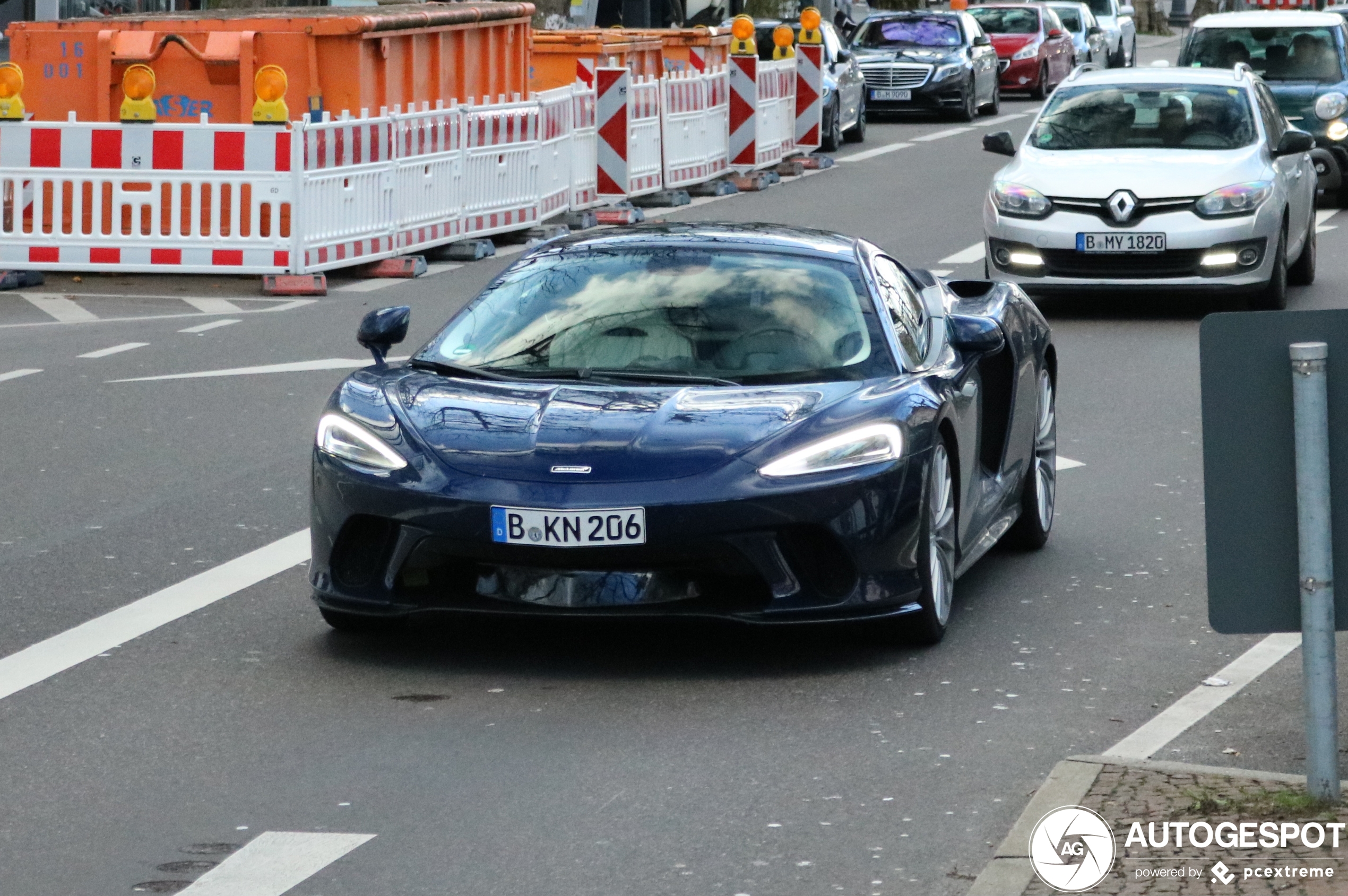 McLaren GT