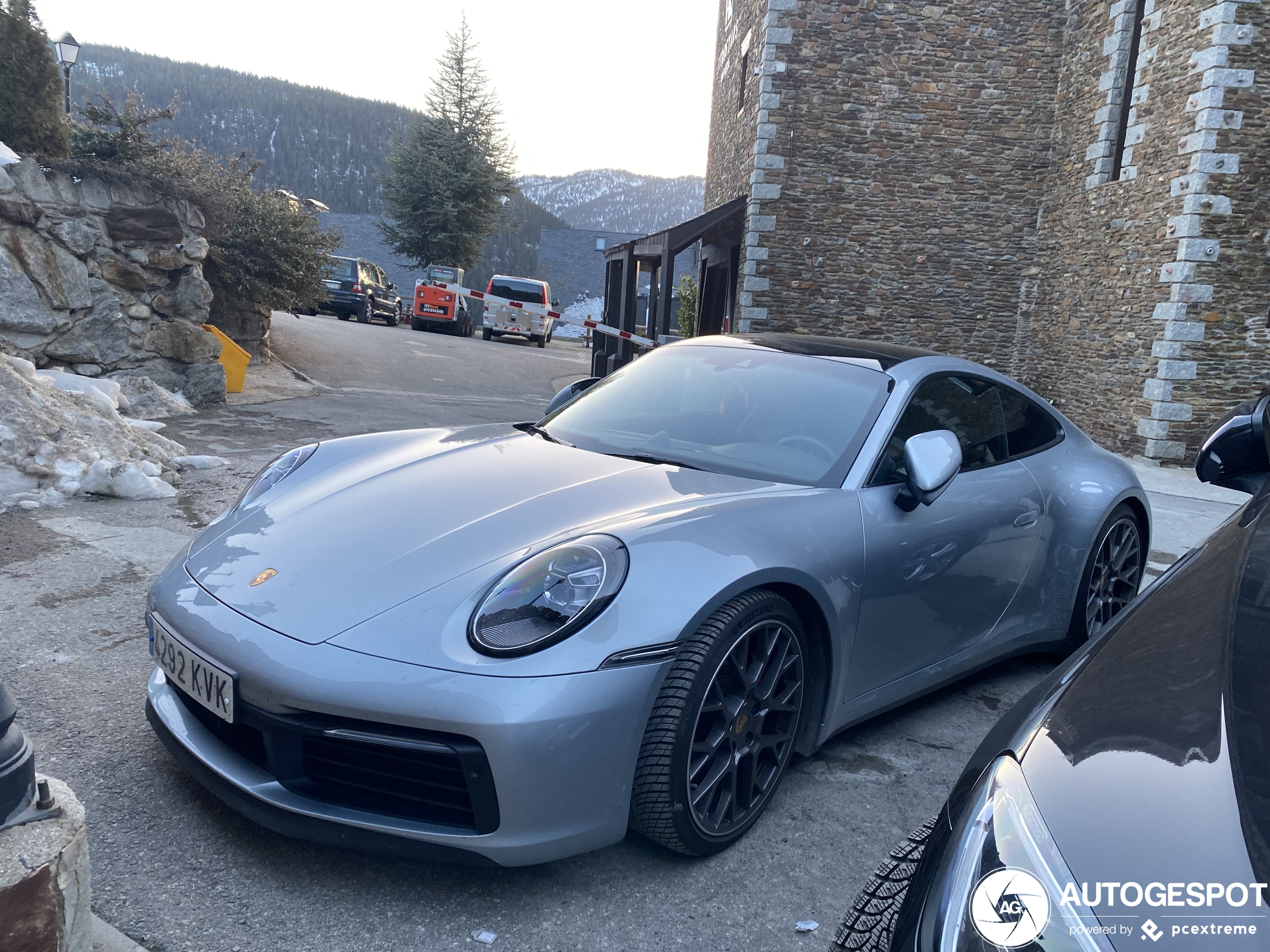 Porsche 992 Carrera 4S