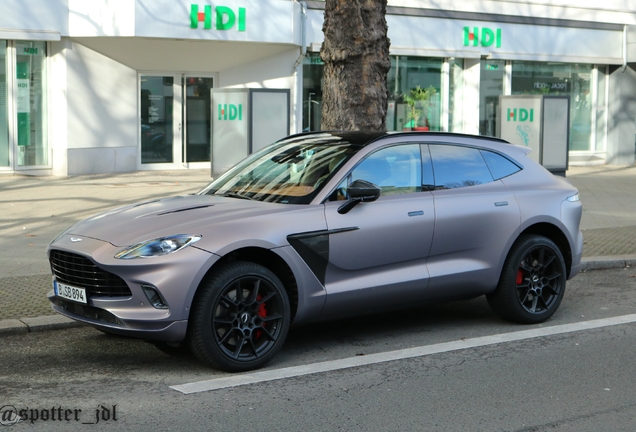 Aston Martin DBX