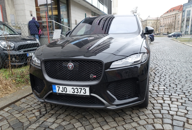 Jaguar F-PACE SVR