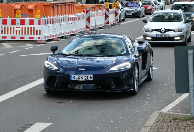 McLaren GT