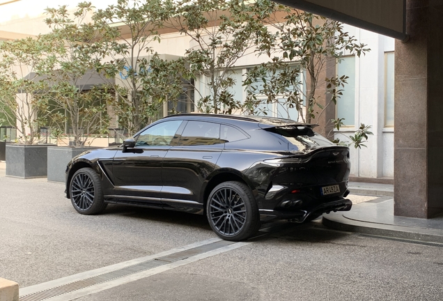 Aston Martin DBX707