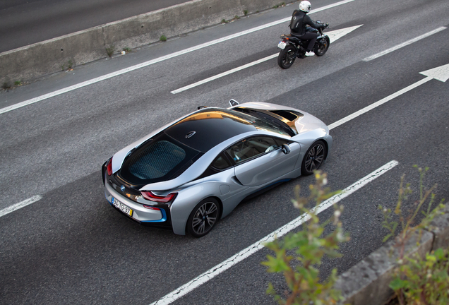 BMW i8