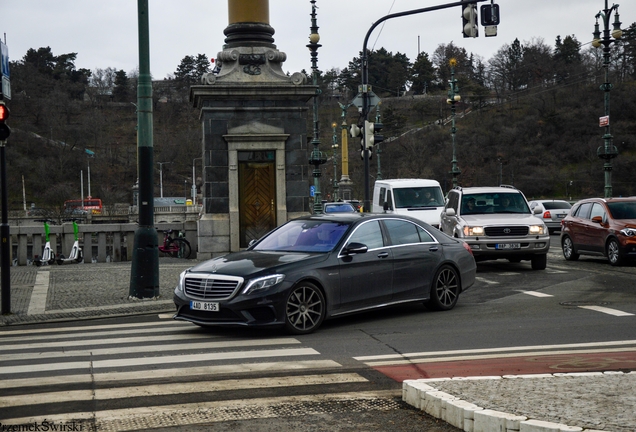 Mercedes-AMG S 63 V222