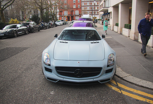 Mercedes-Benz SLS AMG