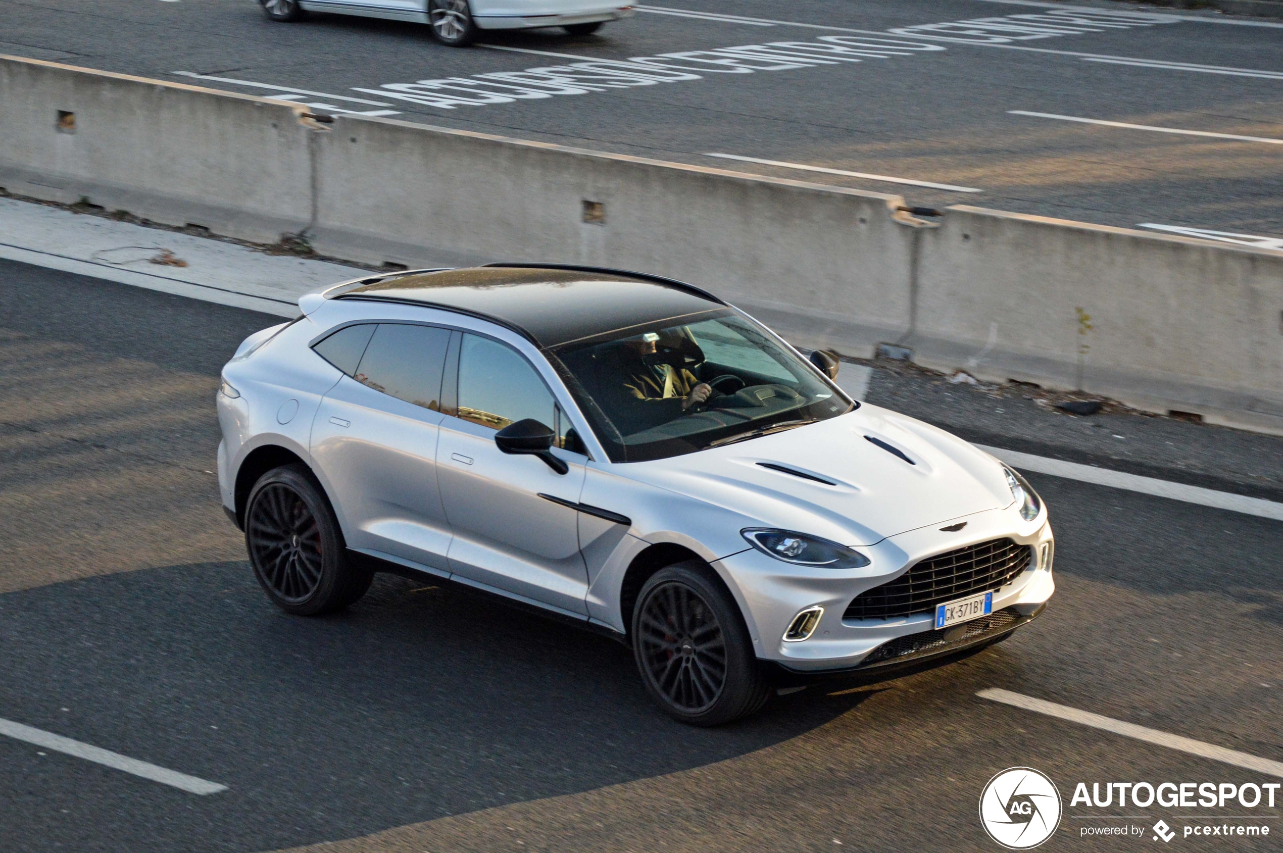 Aston Martin DBX