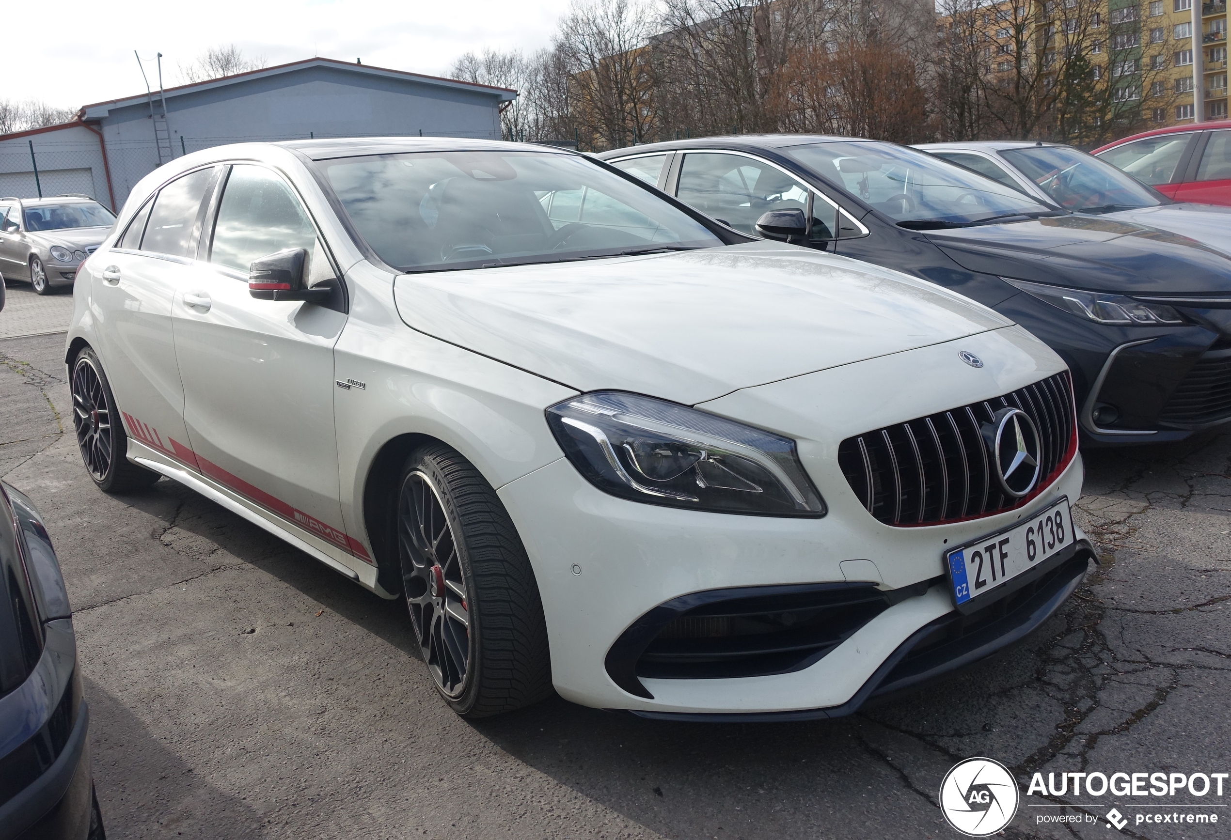 Mercedes-AMG A 45 W176 2015