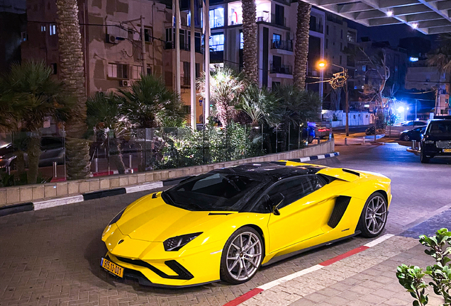 Lamborghini Aventador S LP740-4 Roadster