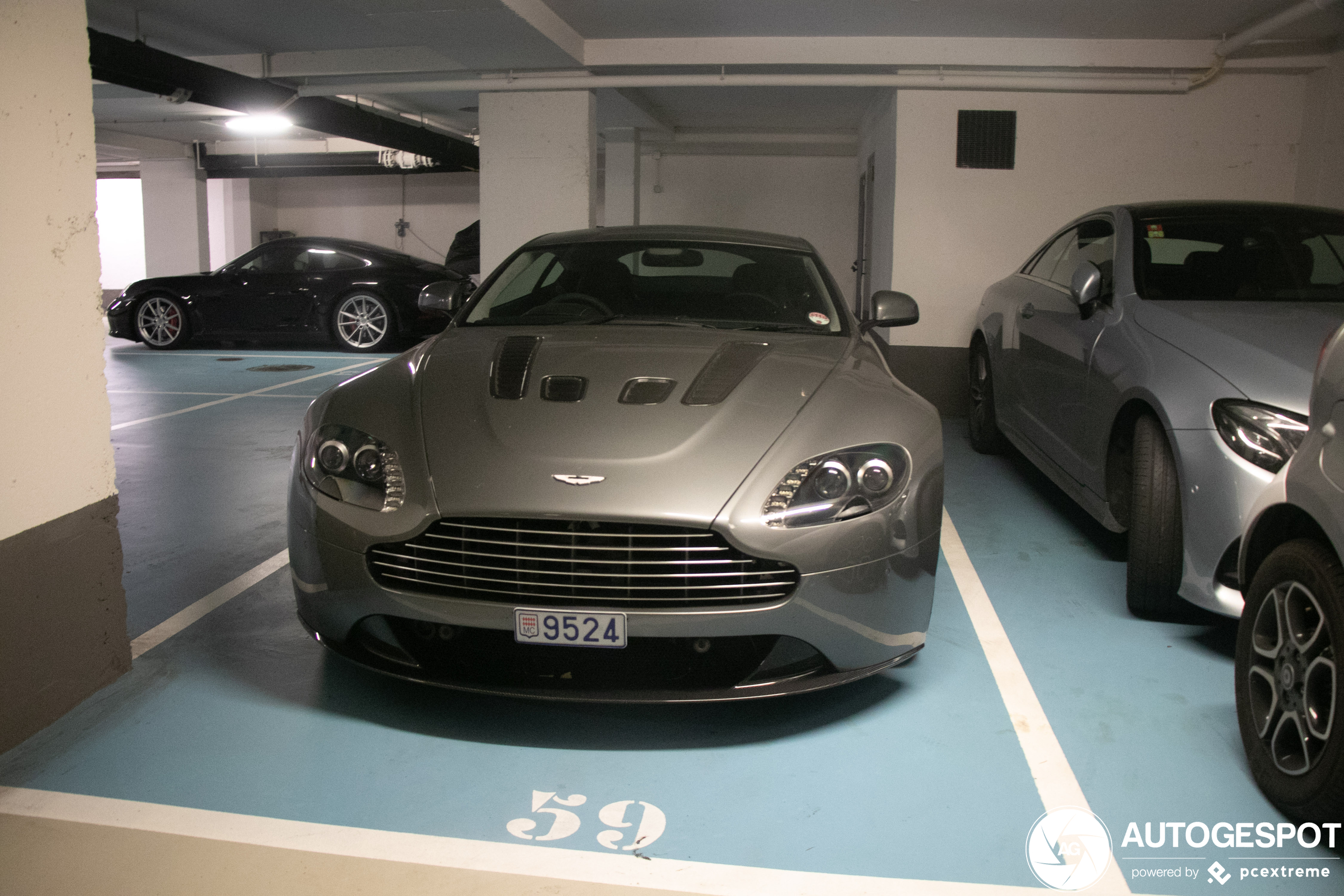 Aston Martin V12 Vantage