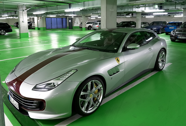 Ferrari GTC4Lusso T