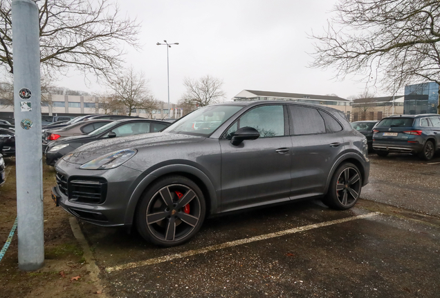 Porsche 9YA Cayenne GTS