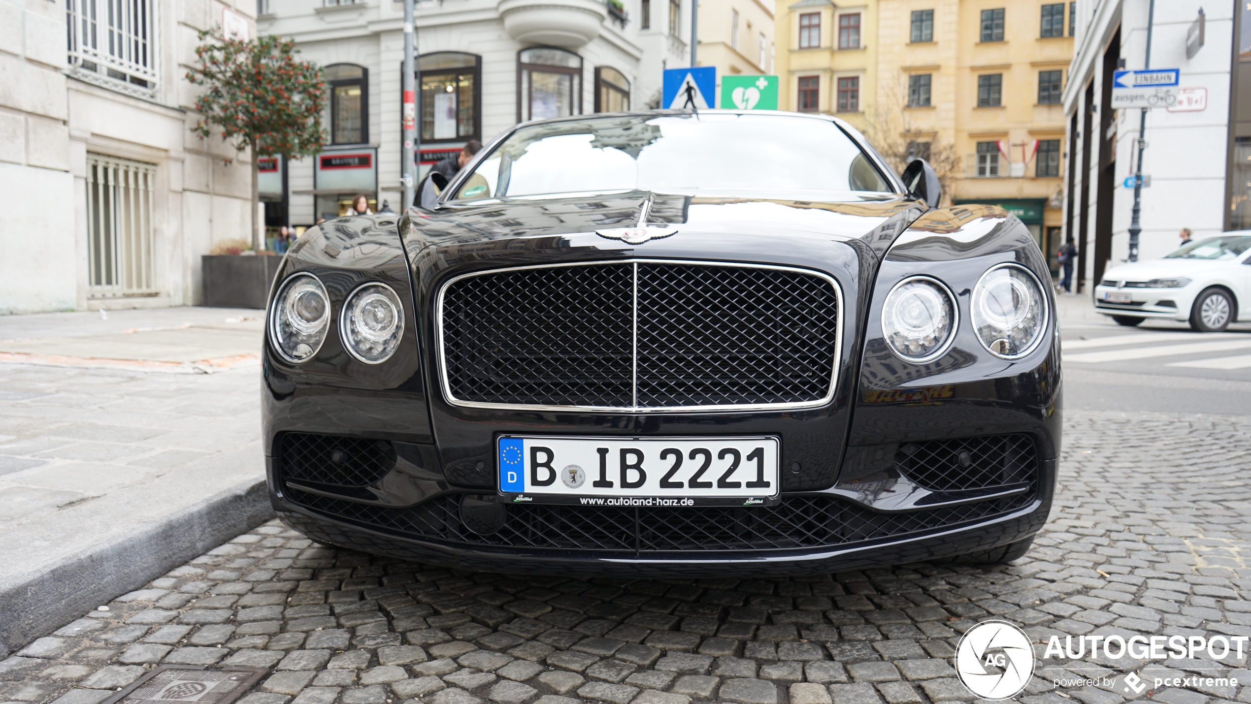 Bentley Flying Spur V8 S