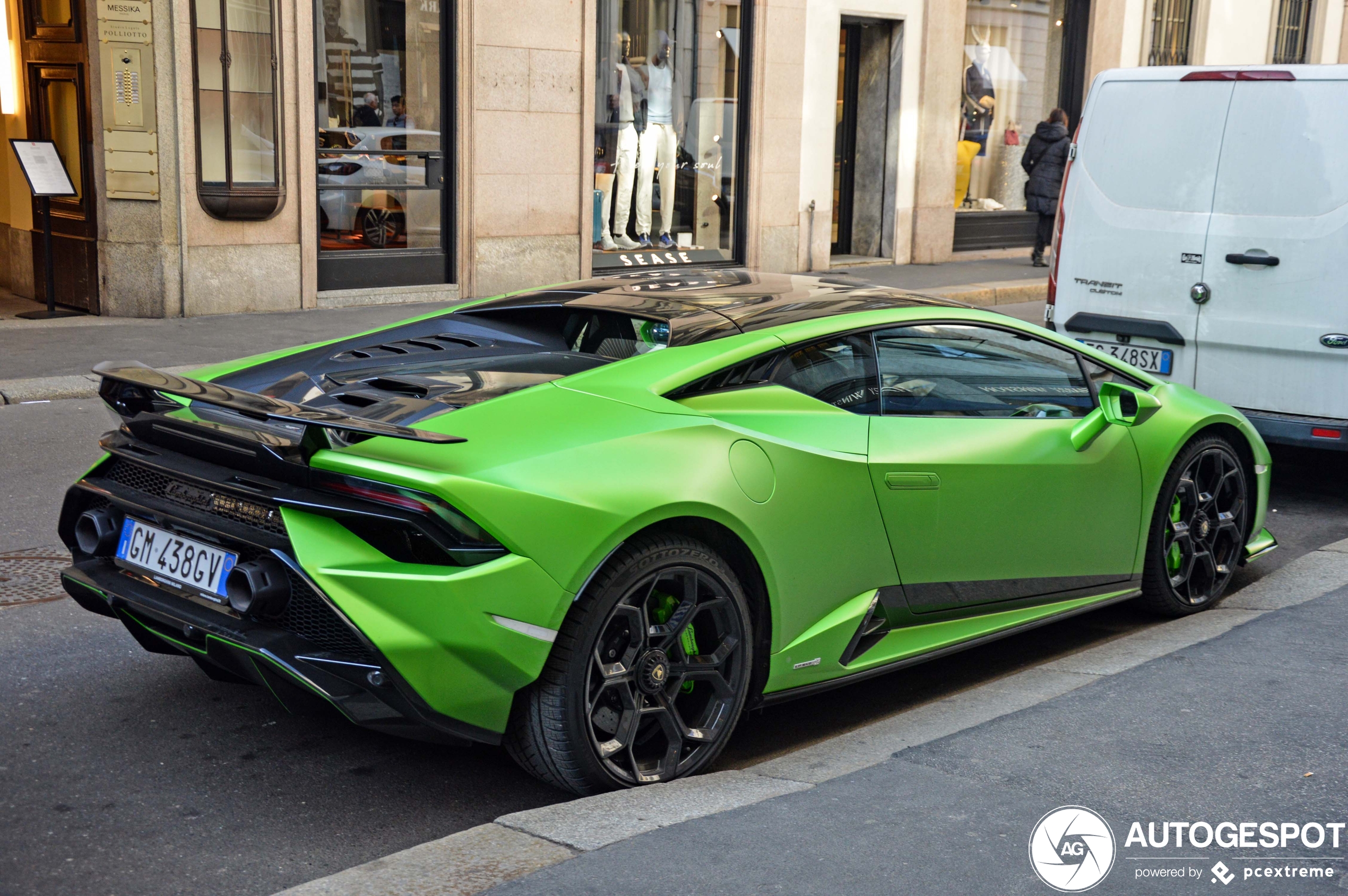 Eindelijk weer een Huracán Technica gespot