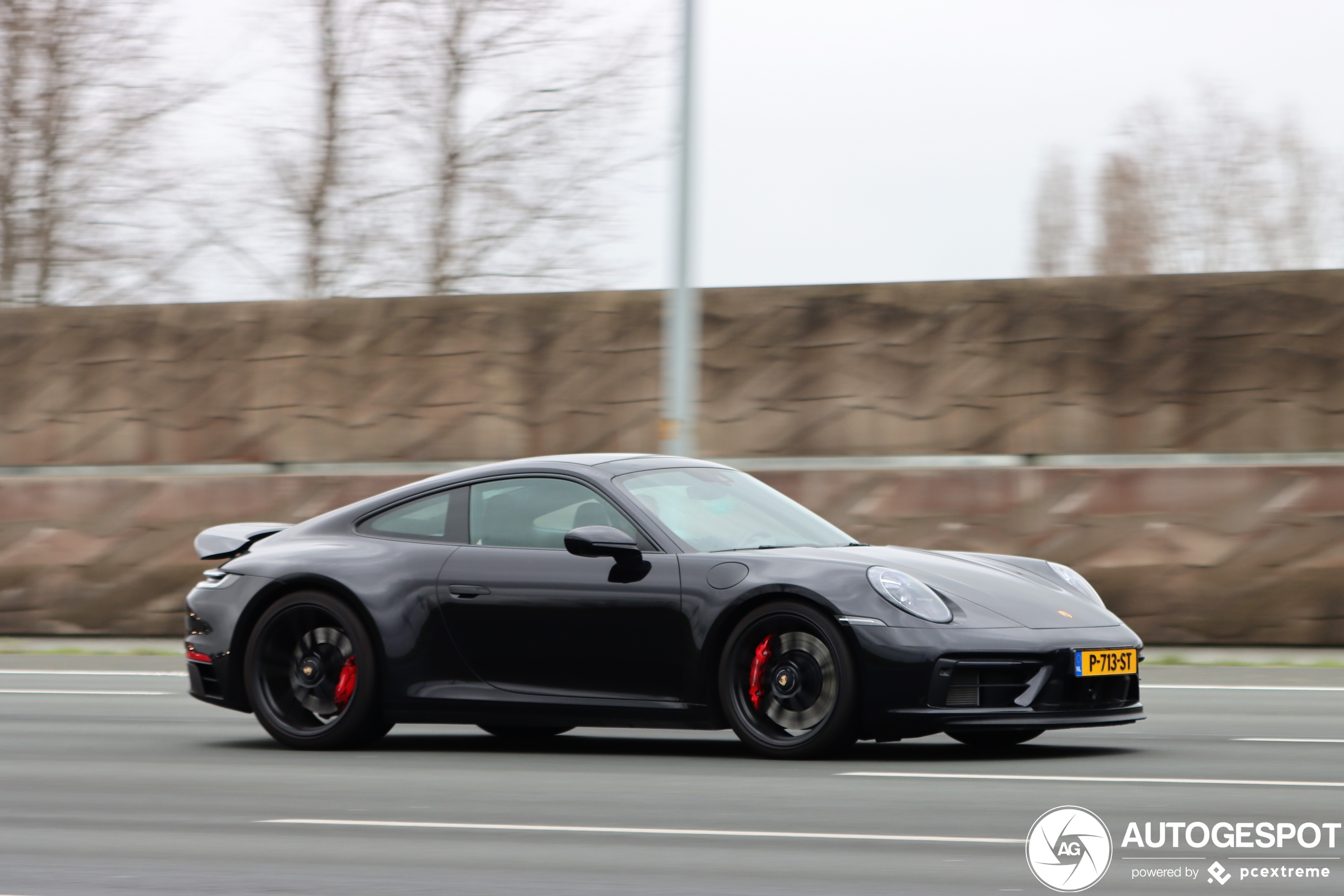 Porsche 992 Carrera 4 GTS