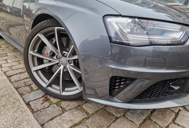 Audi RS4 Avant B8