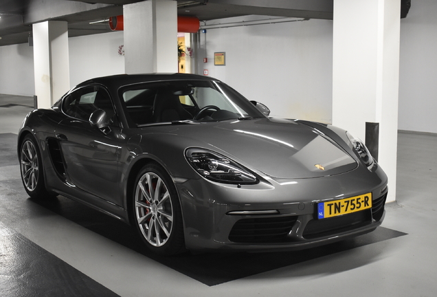 Porsche 718 Cayman S