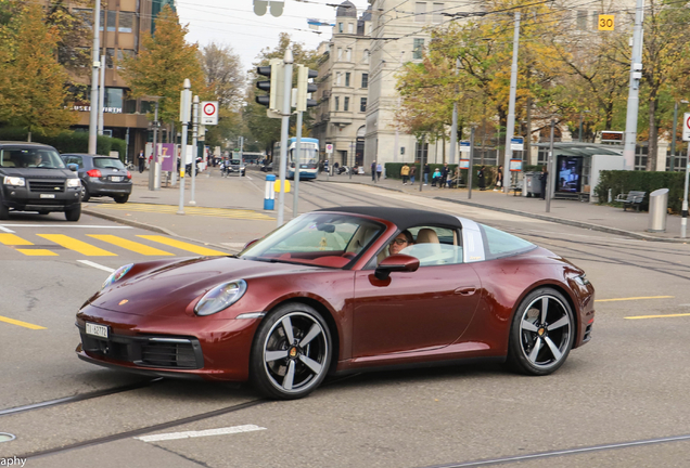 Porsche 992 Targa 4S Heritage Design Edition