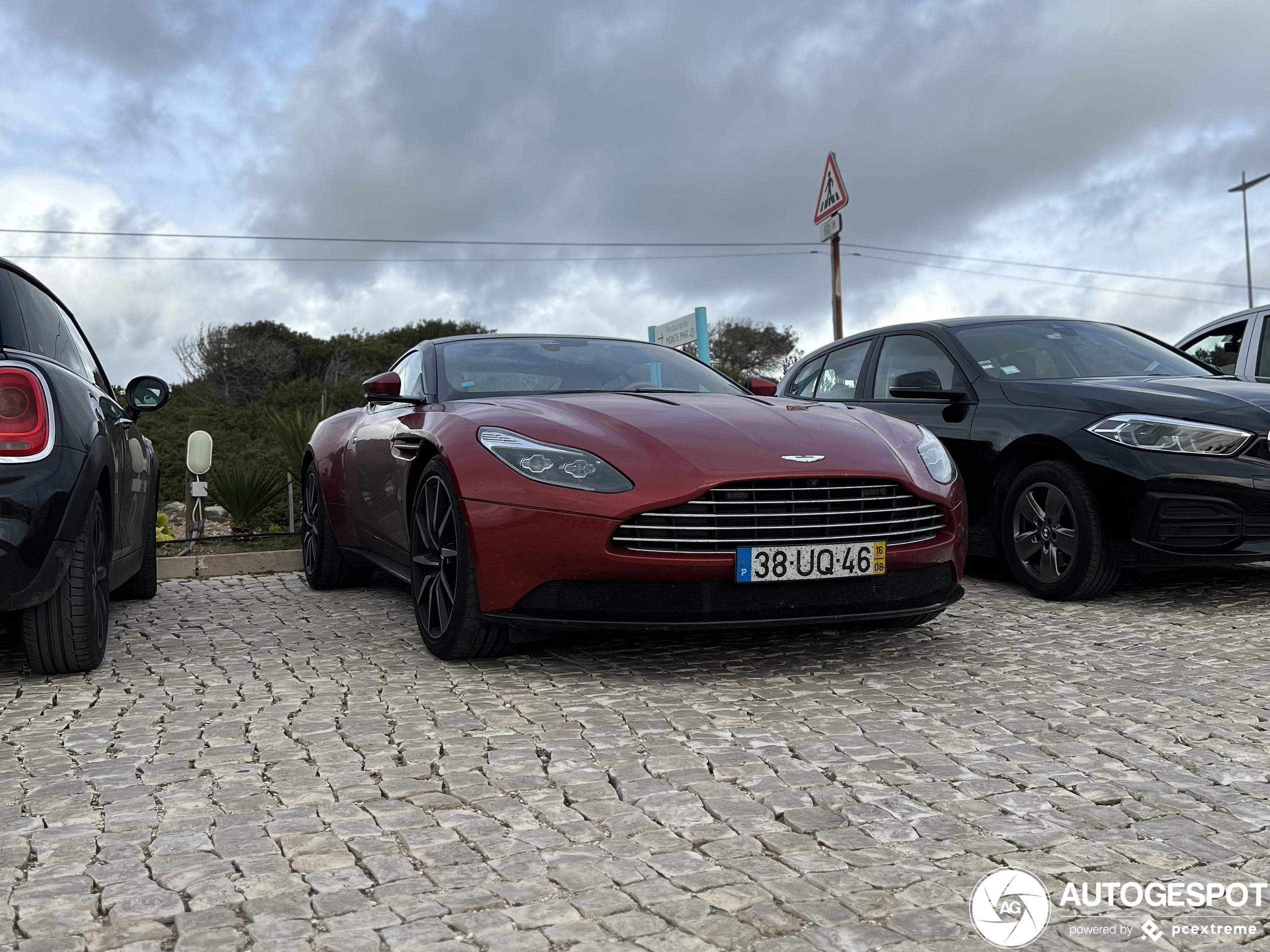 Aston Martin DB11