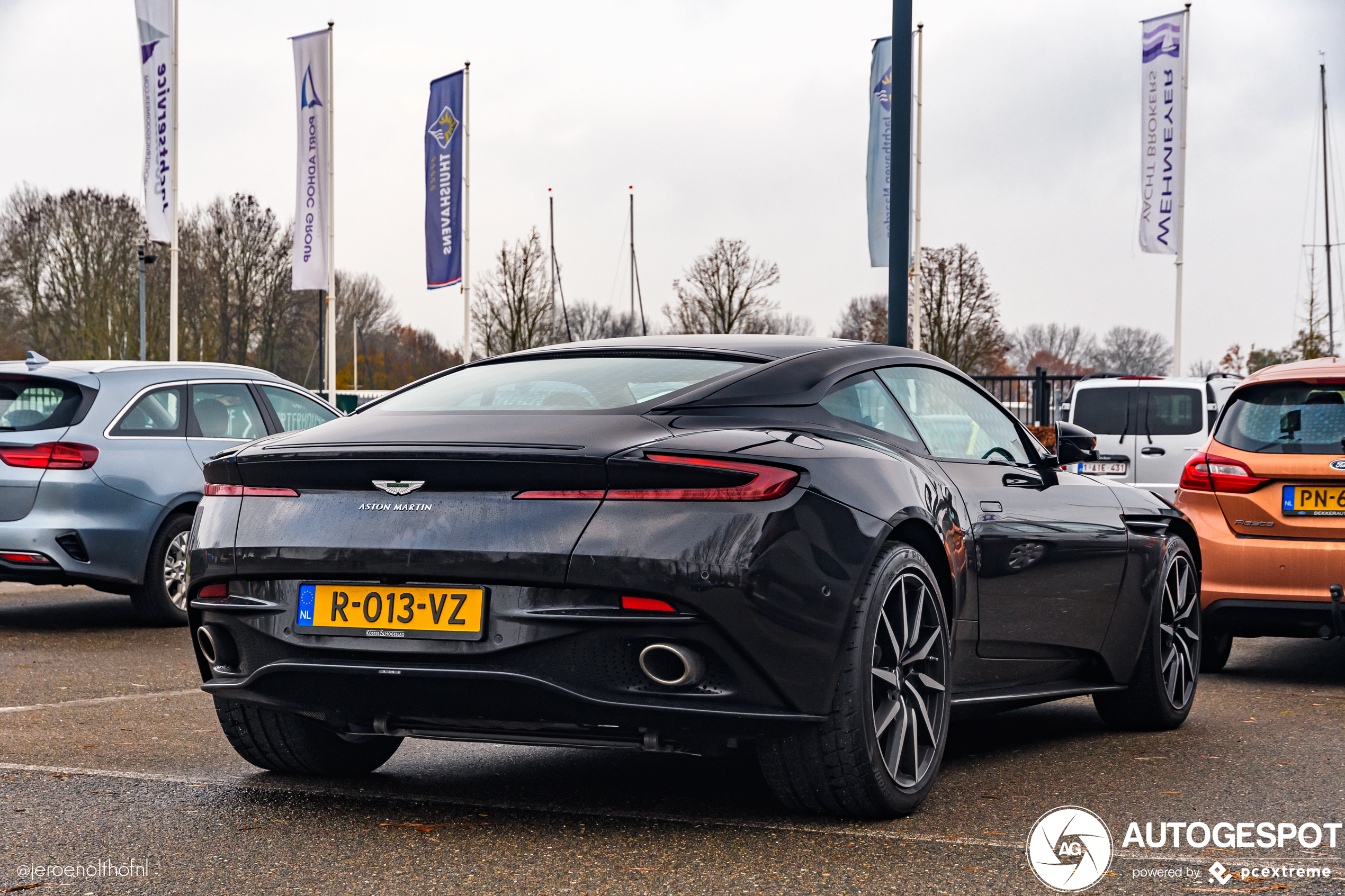 Aston Martin DB11 V8