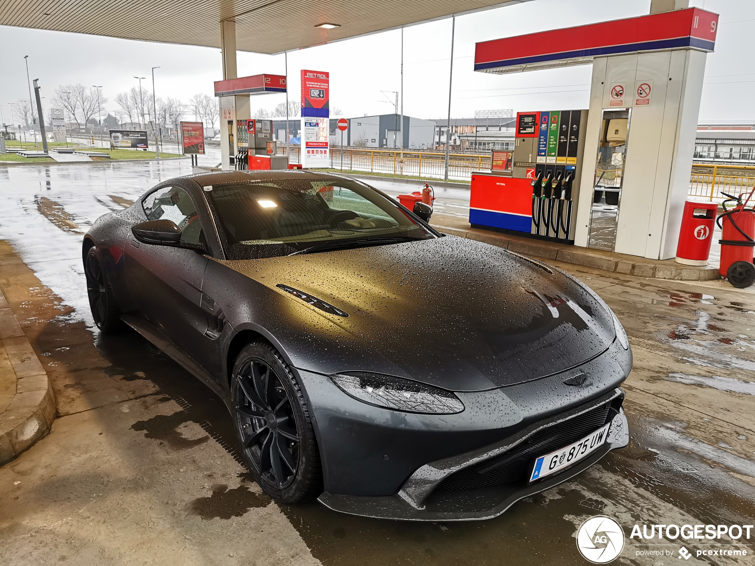 Aston Martin V8 Vantage 2018