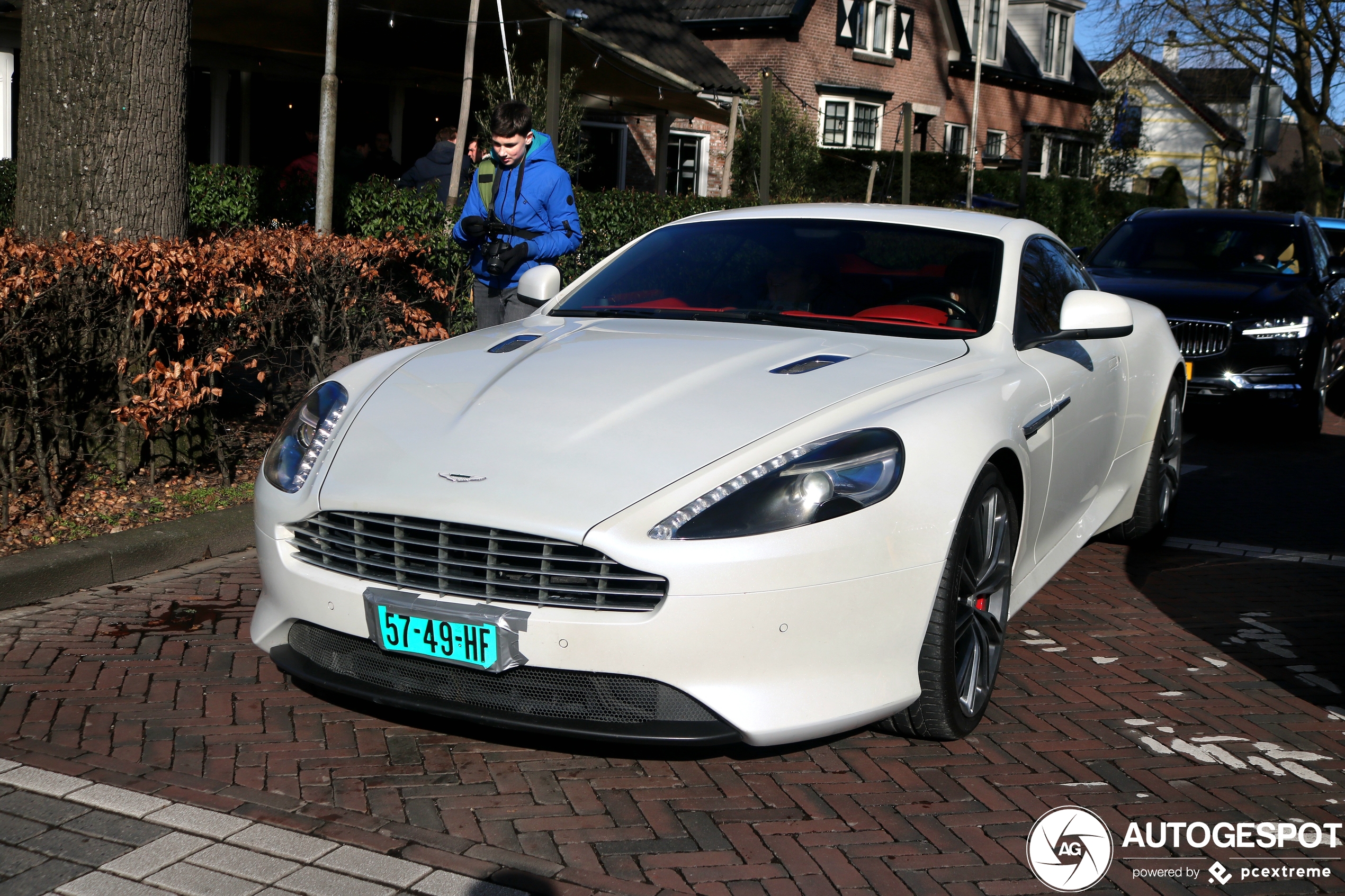 Aston Martin Virage 2011