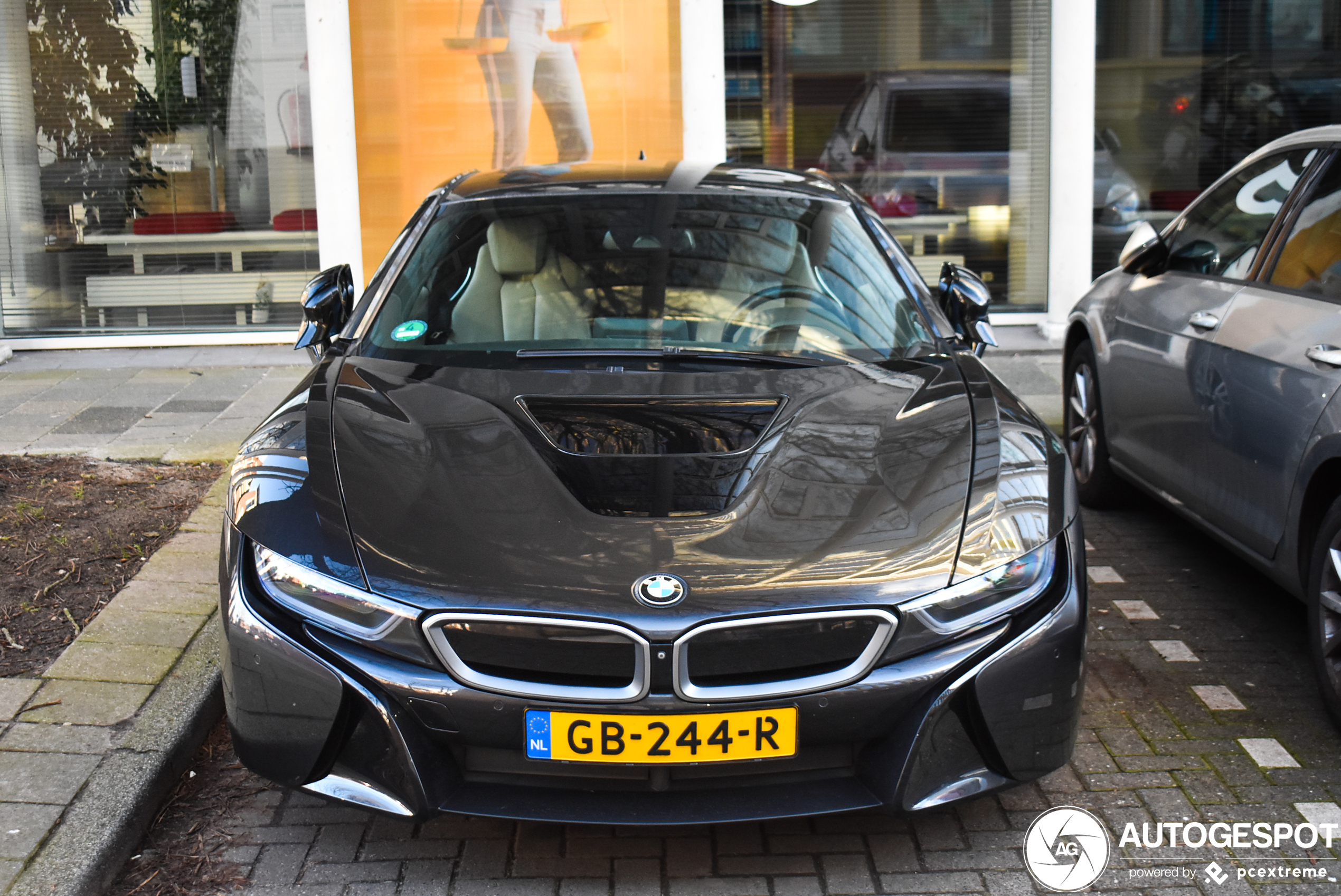 BMW i8