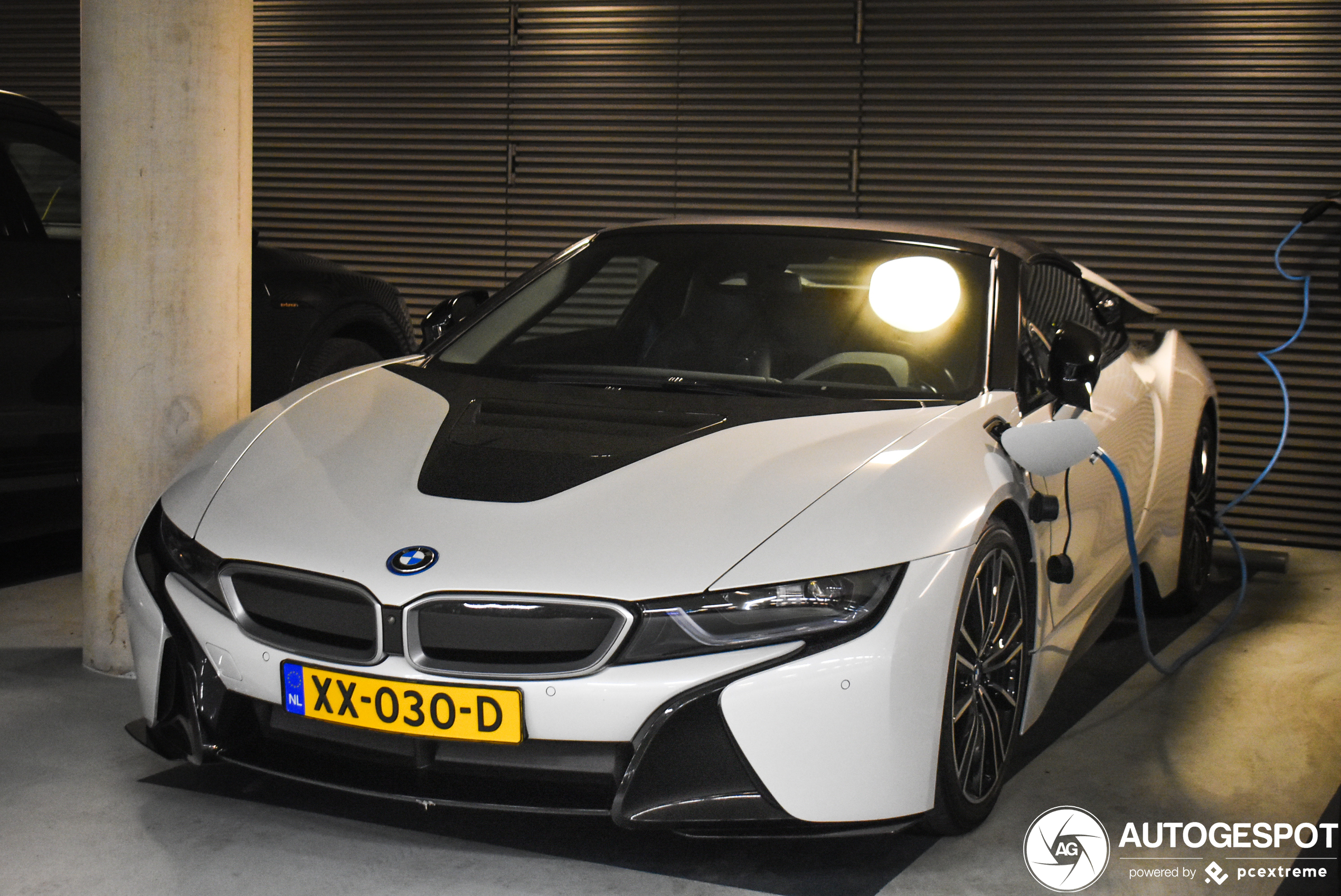 BMW i8 Roadster