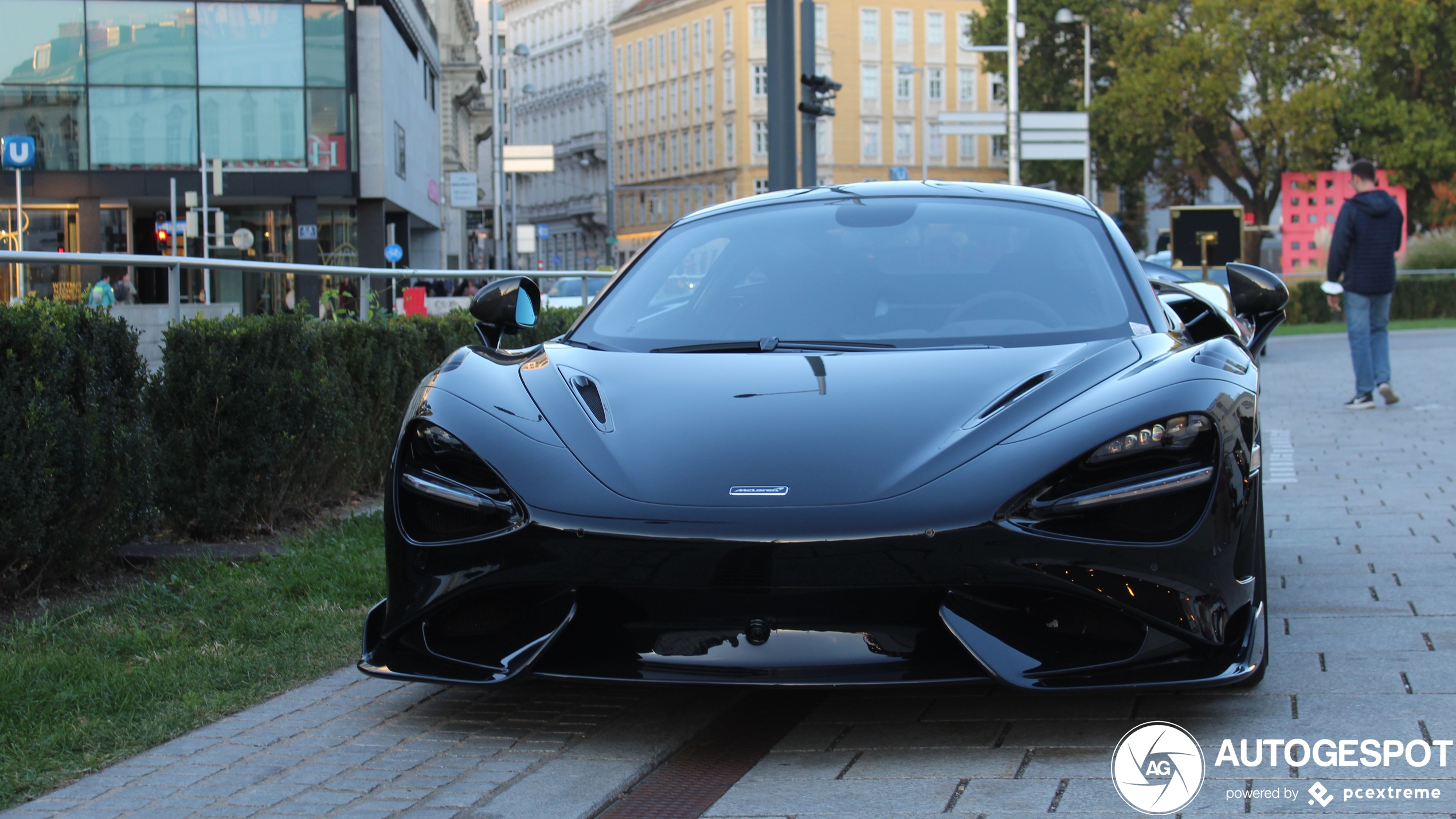 McLaren 765LT