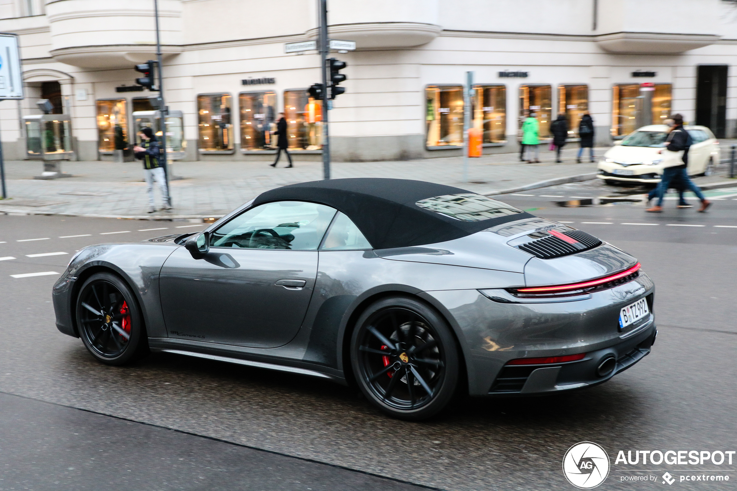 Porsche 992 Carrera 4S Cabriolet