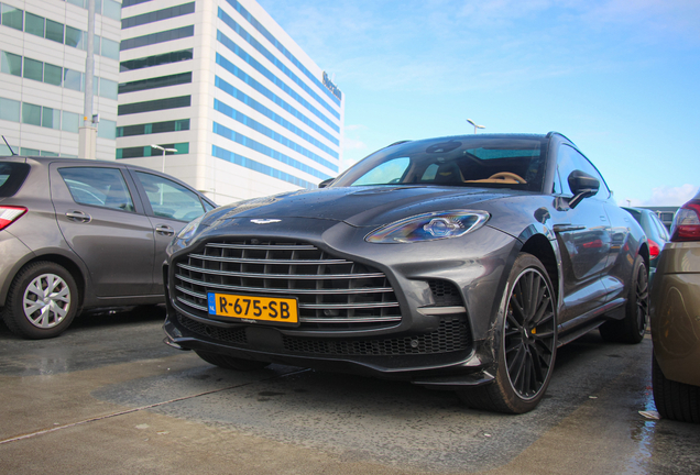 Aston Martin DBX707