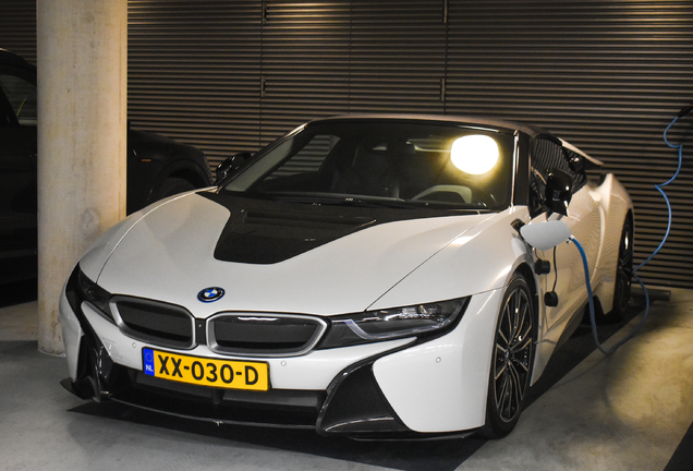 BMW i8 Roadster