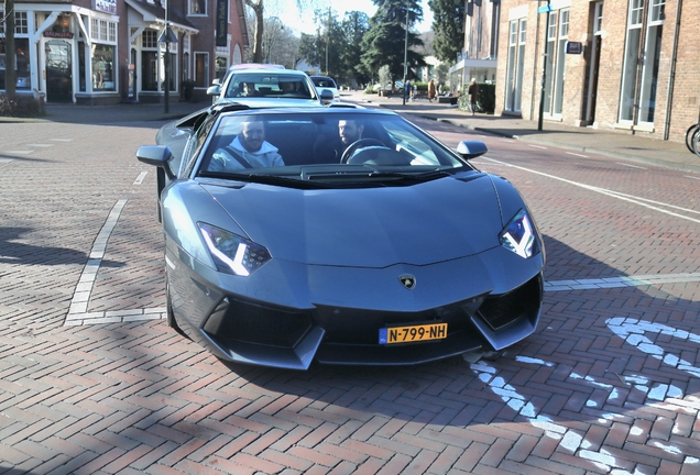 Lamborghini Aventador LP700-4 Roadster