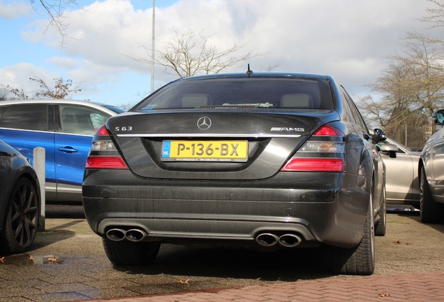 Mercedes-Benz S 63 AMG W221