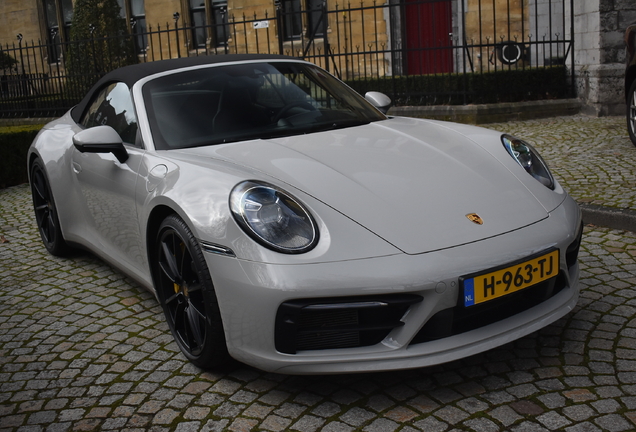 Porsche 992 Carrera 4S Cabriolet