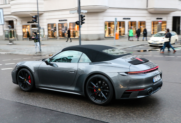 Porsche 992 Carrera 4S Cabriolet