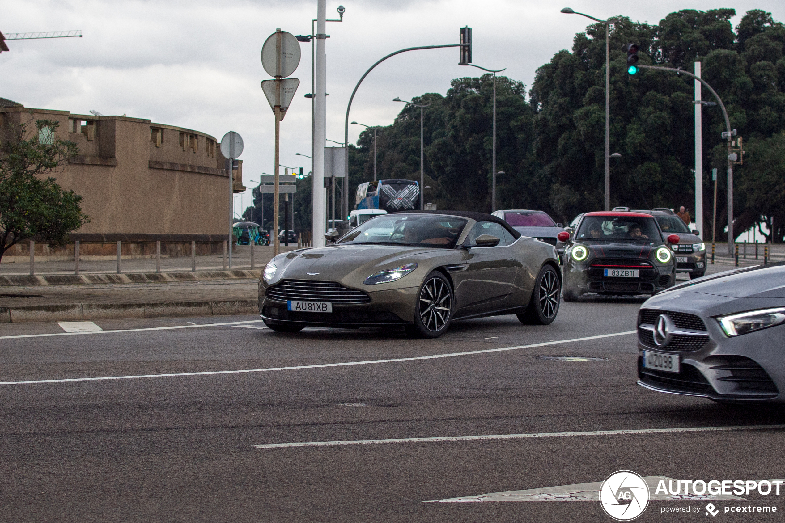 Aston Martin DB11 V8 Volante