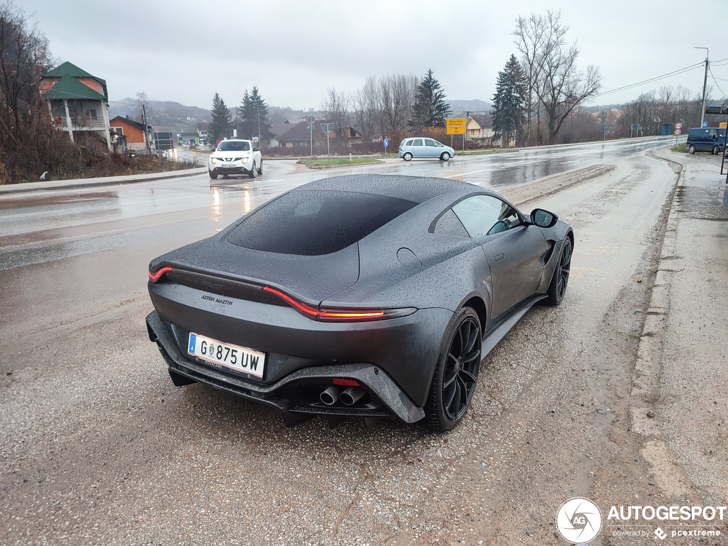 Aston Martin V8 Vantage 2018