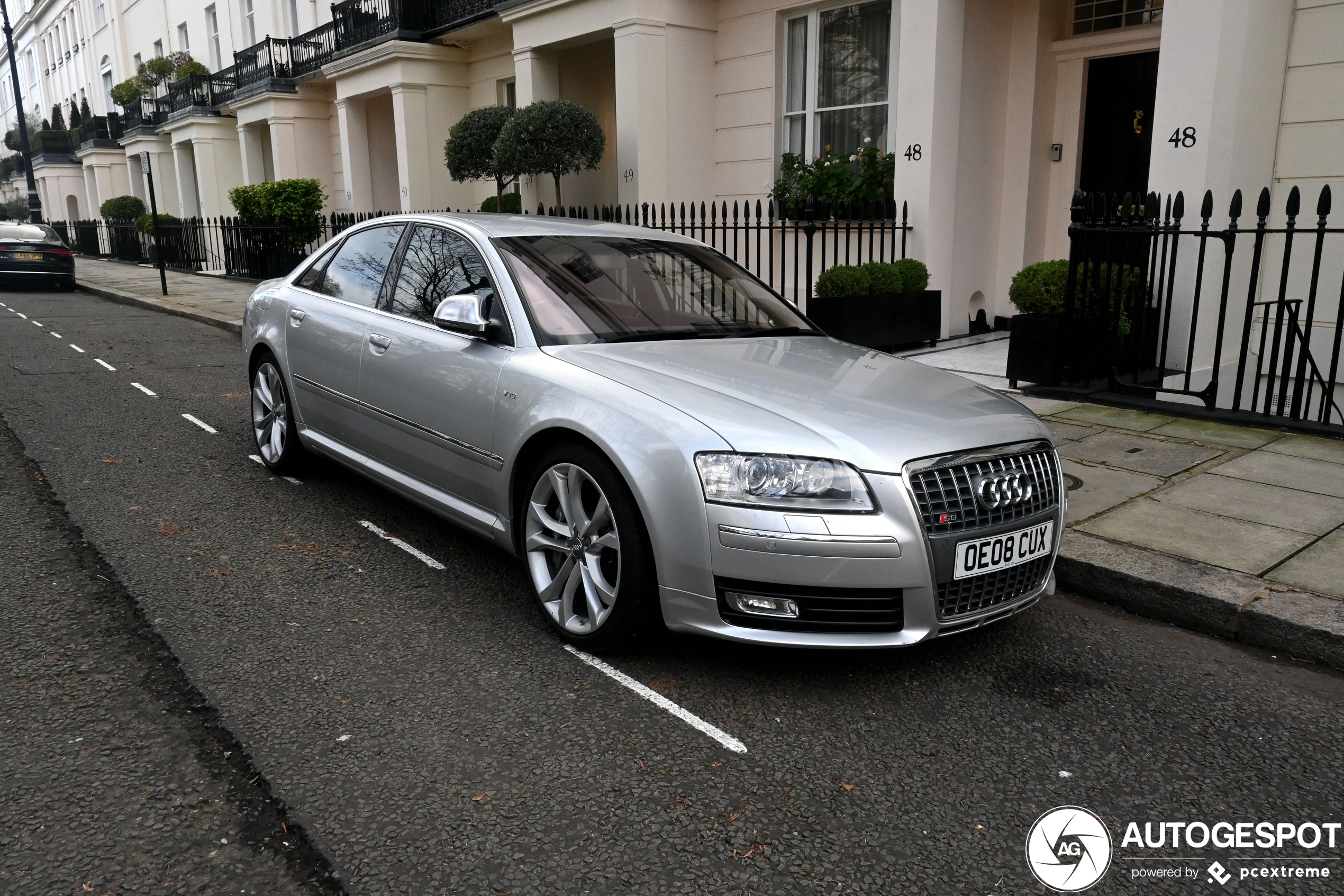 Audi S8 D3