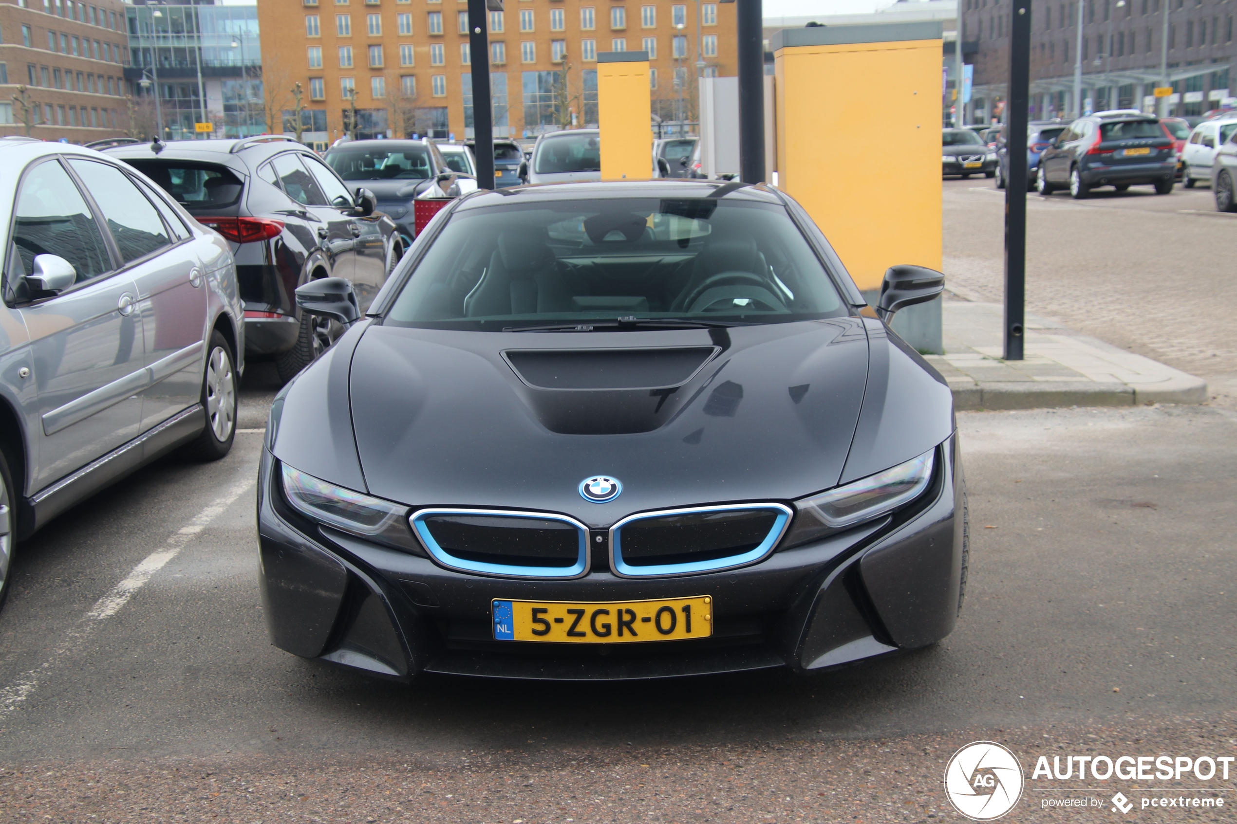 BMW i8