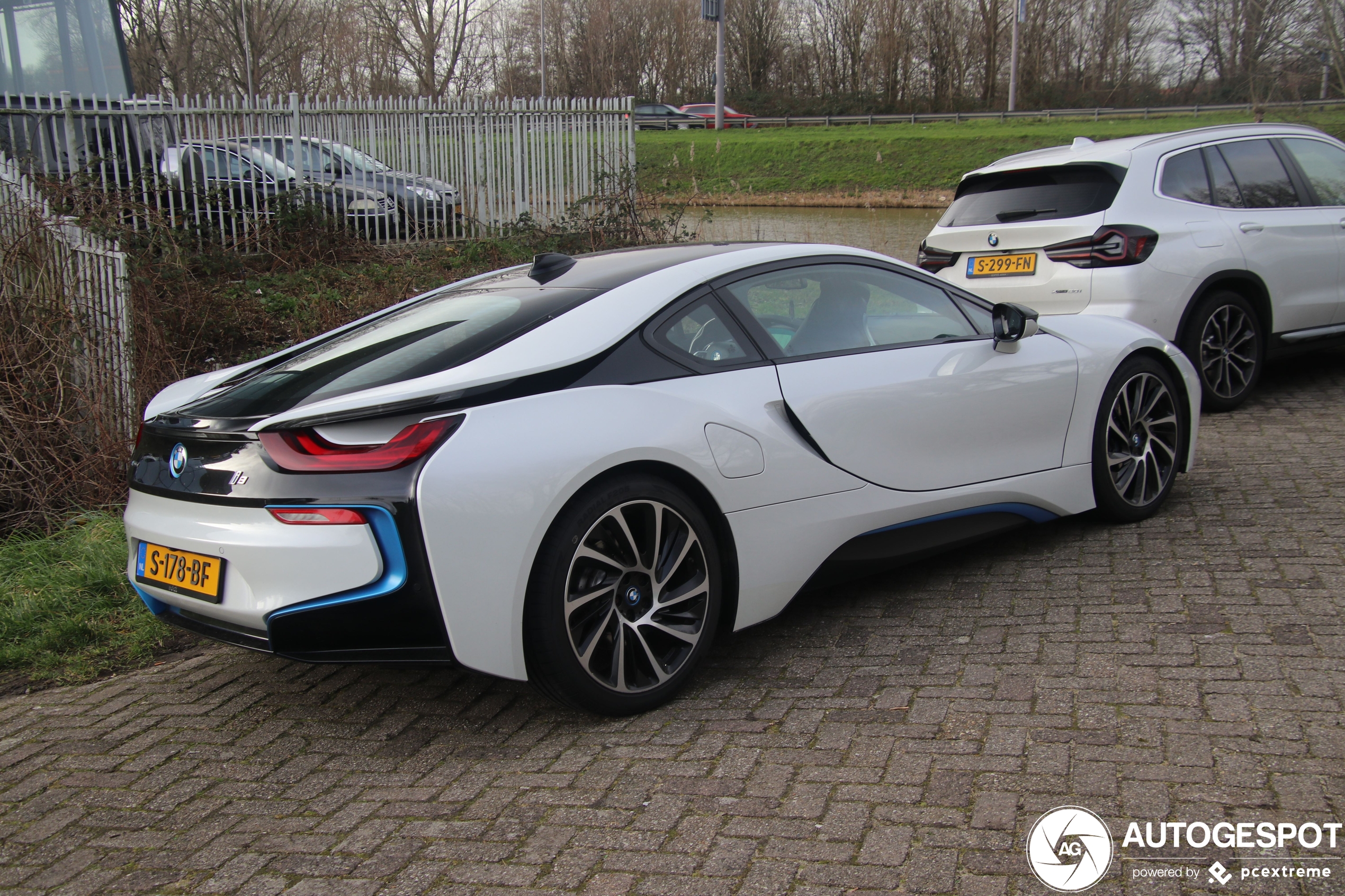 BMW i8