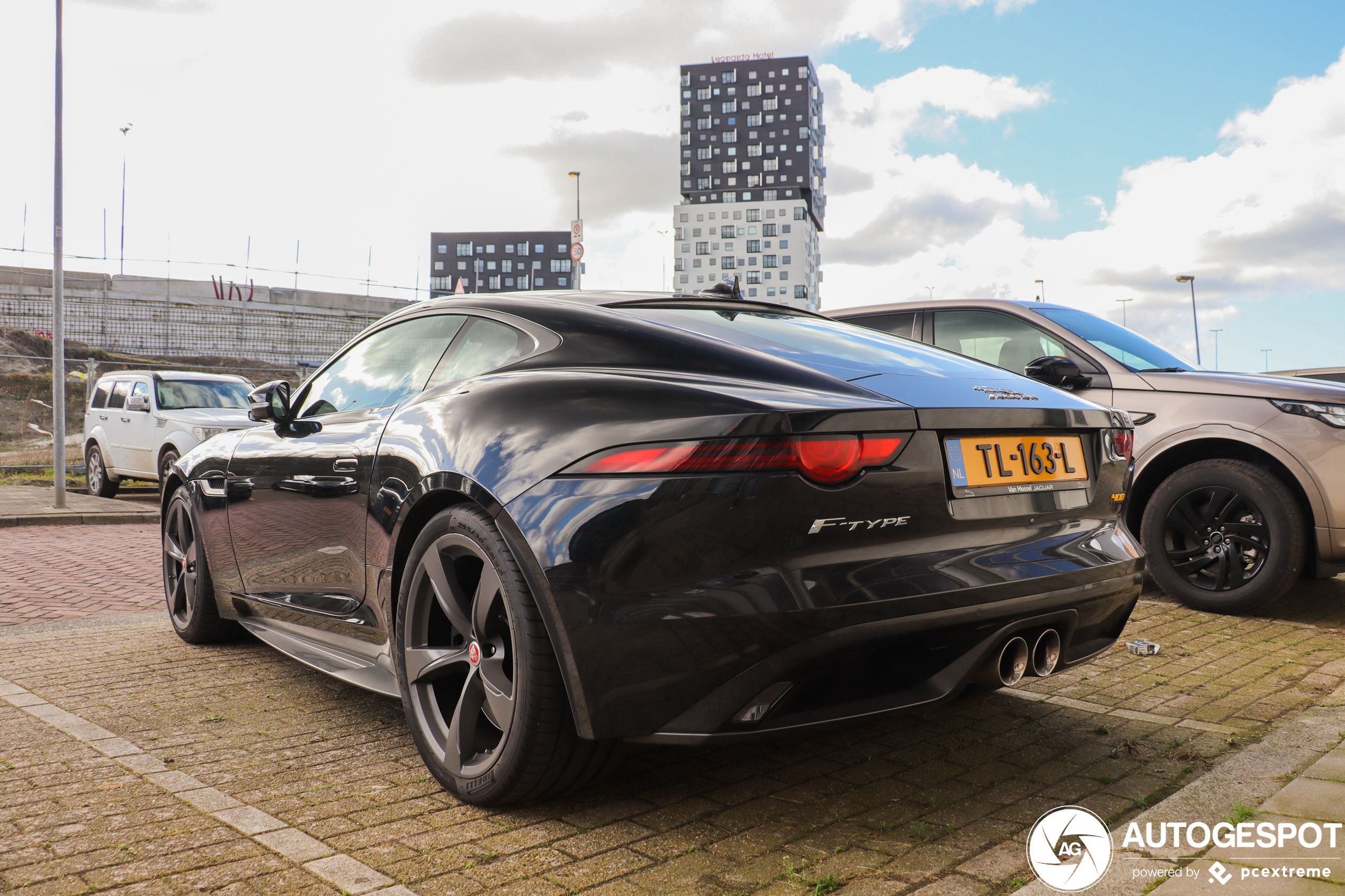 Jaguar F-TYPE 400 Sport Coupé