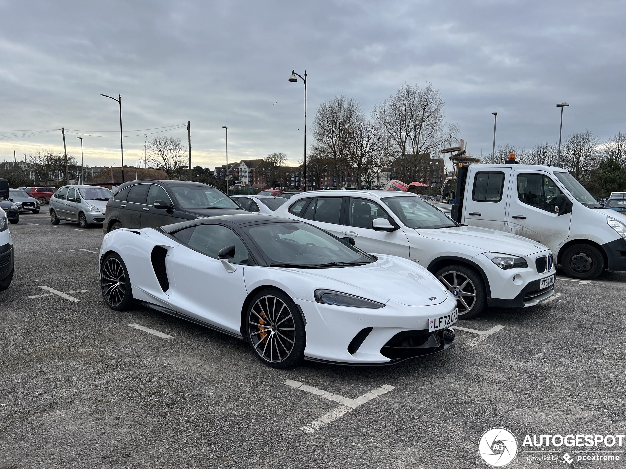 McLaren GT