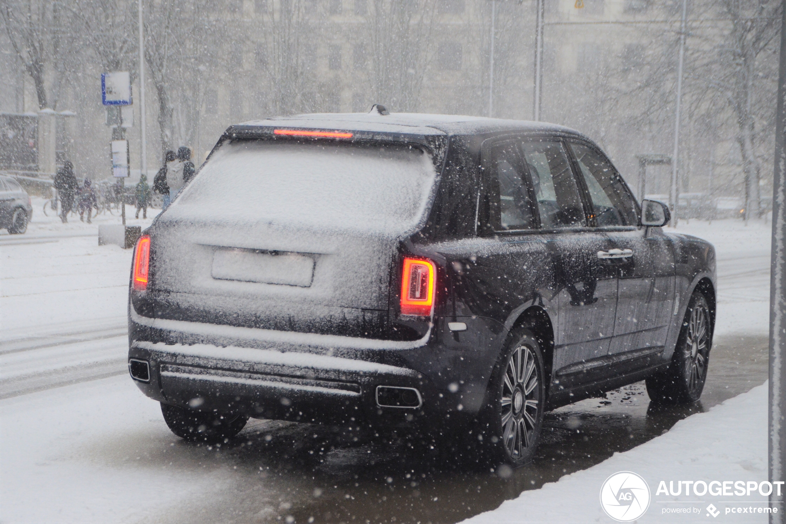 Rolls-Royce Cullinan Frozen Lakes Edition