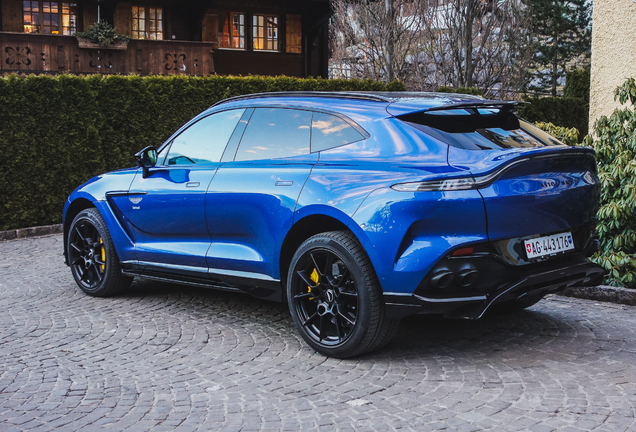 Aston Martin DBX707