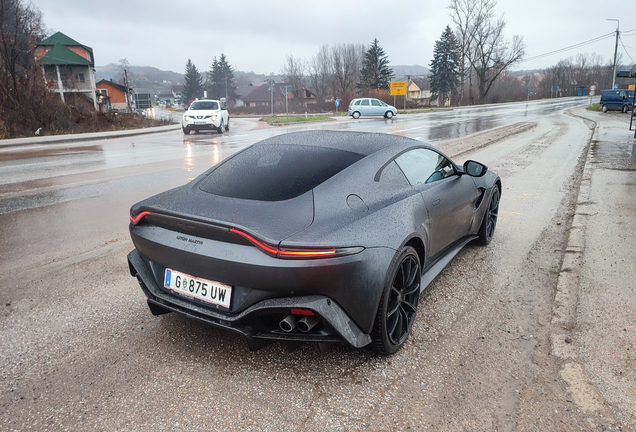 Aston Martin V8 Vantage 2018