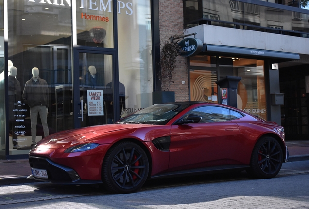 Aston Martin V8 Vantage 2018